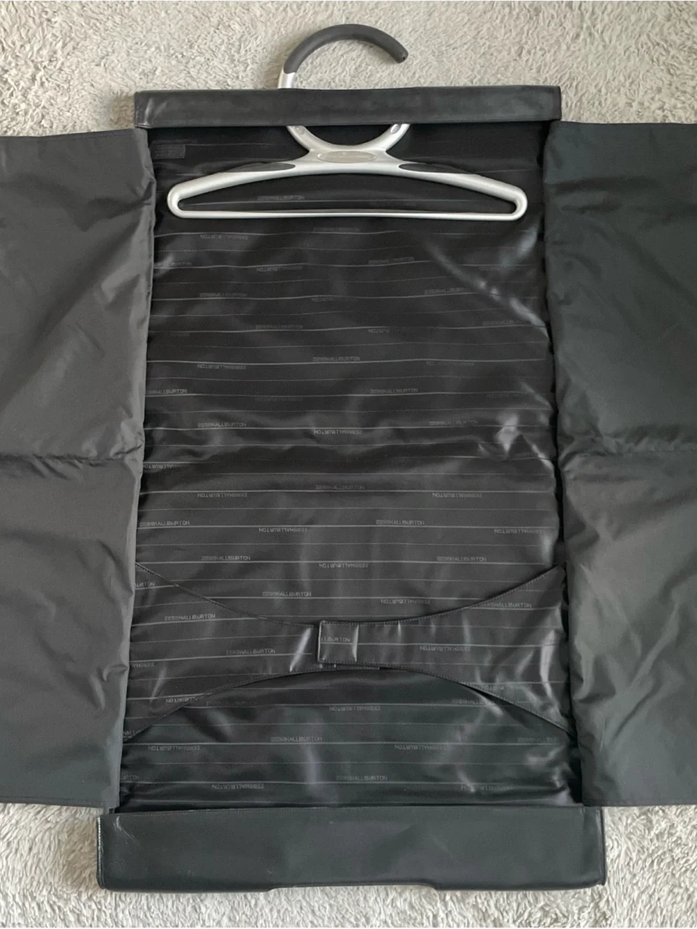Zero Halliburton Garment Bag Case Suit Cover Black Nylon Carry On Carrier EUC!